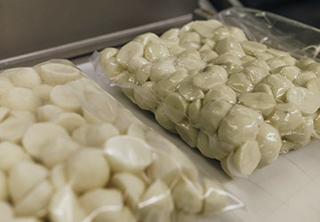 Вакуумная упаковка очищенного картофеля